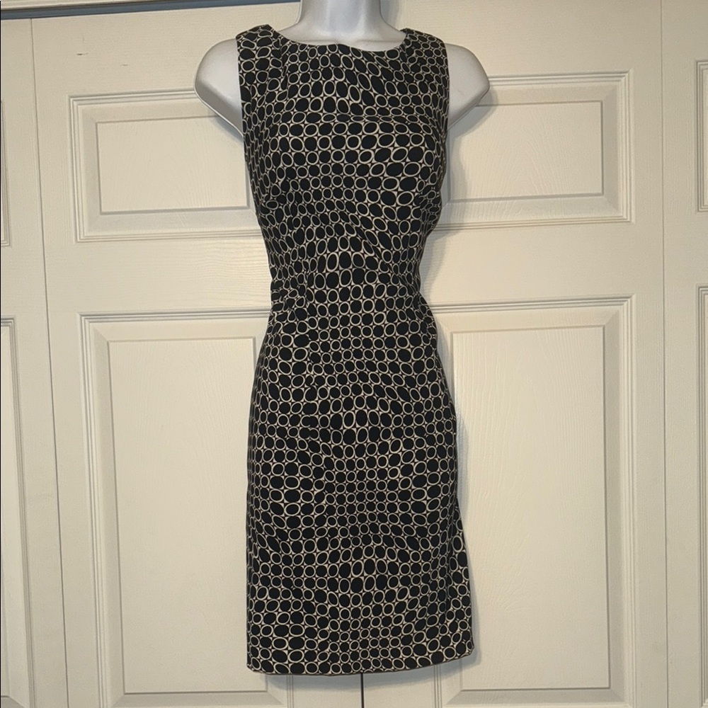 AB Studio Black and White Sleeveless Sheath Dress